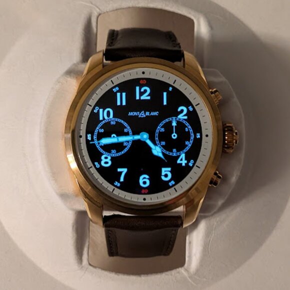 ⬇️PD⬇️MONTBLANC SUMMIT SMARTWATCH SAPHIRE CRYSTAL (NWOT) - Picture 1 of 15